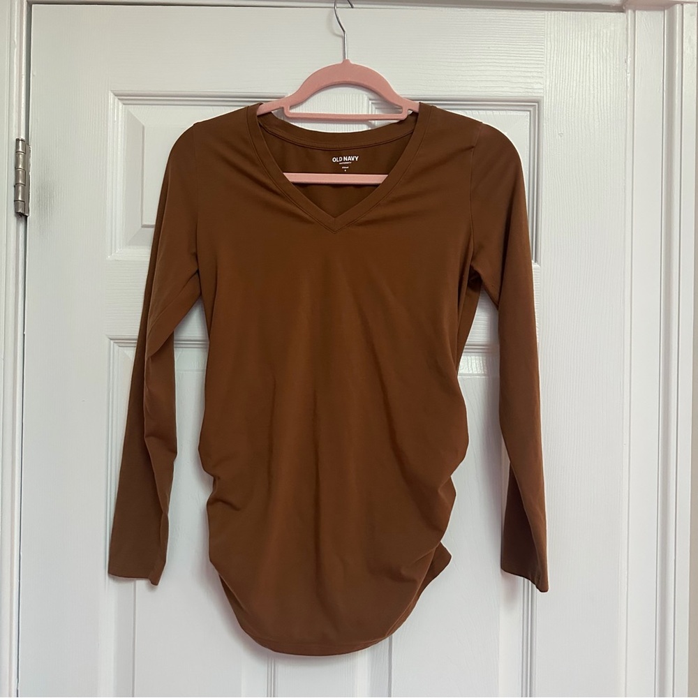 Old Navy Women's Maternity Chestnut Brown V-Neck Long Sleeve Top